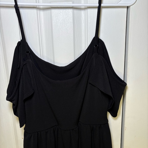 Urban Outfitters Black Off-Shoulder Dress - Picture 4 of 8